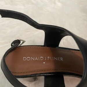 Donald Pliner black sandals size 6.5 medium